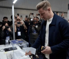 世界赛官网直播预告-因本人未更新会员信息，特狮未被列入选民名单因此无法投票