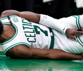 世界赛官网直播预告-名记曝布朗半月板部分撕裂 坚持带伤作战或需手术